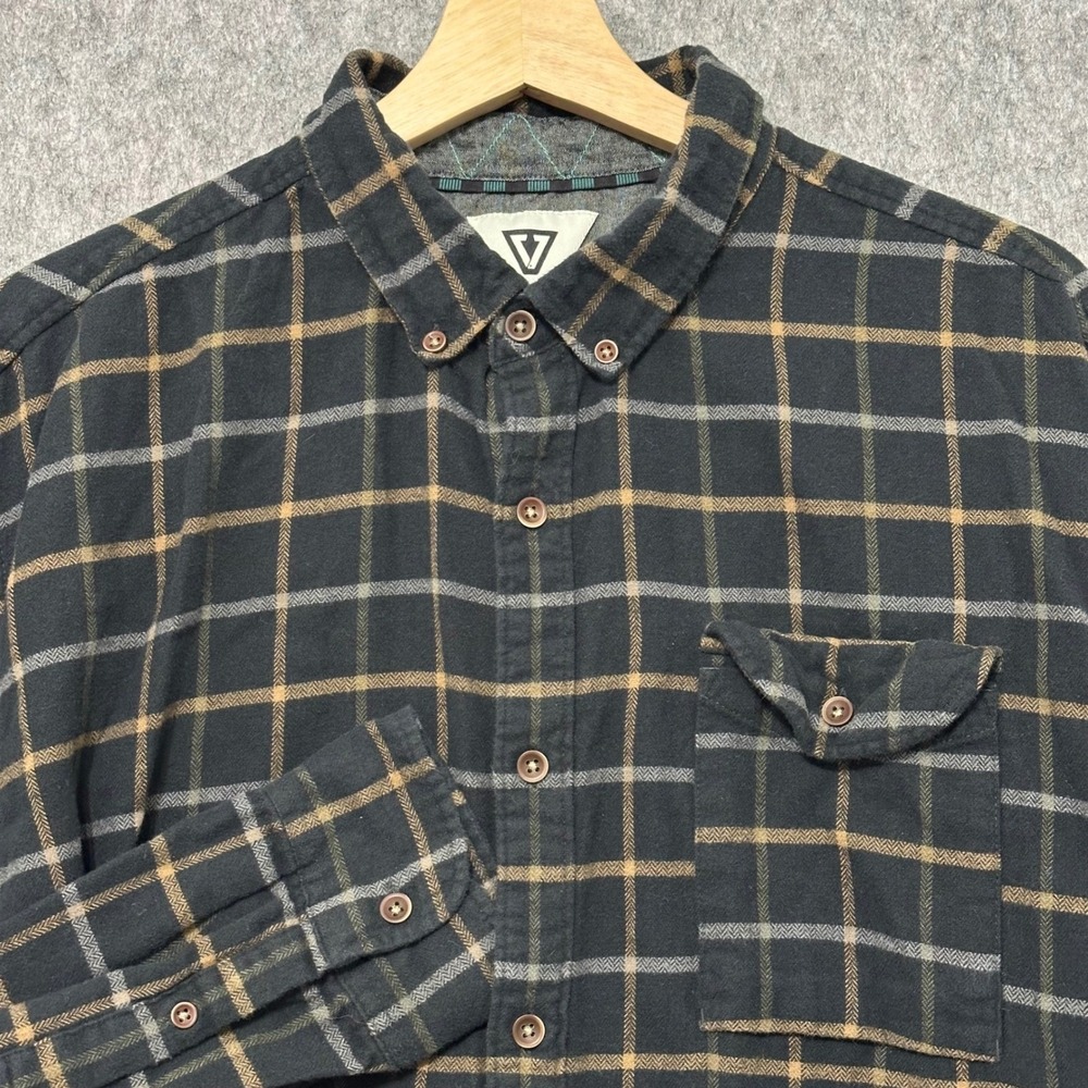 VISSLA Central Coast Mens XL Black Plaid Long Sleeve Flannel Button Up Shirt